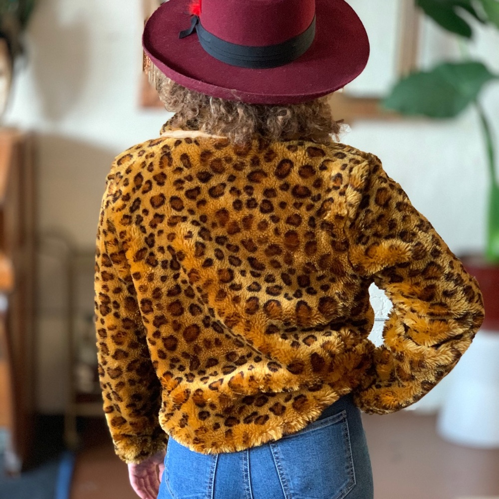 Faux fur leopard jacket - Picture 2 of 4
